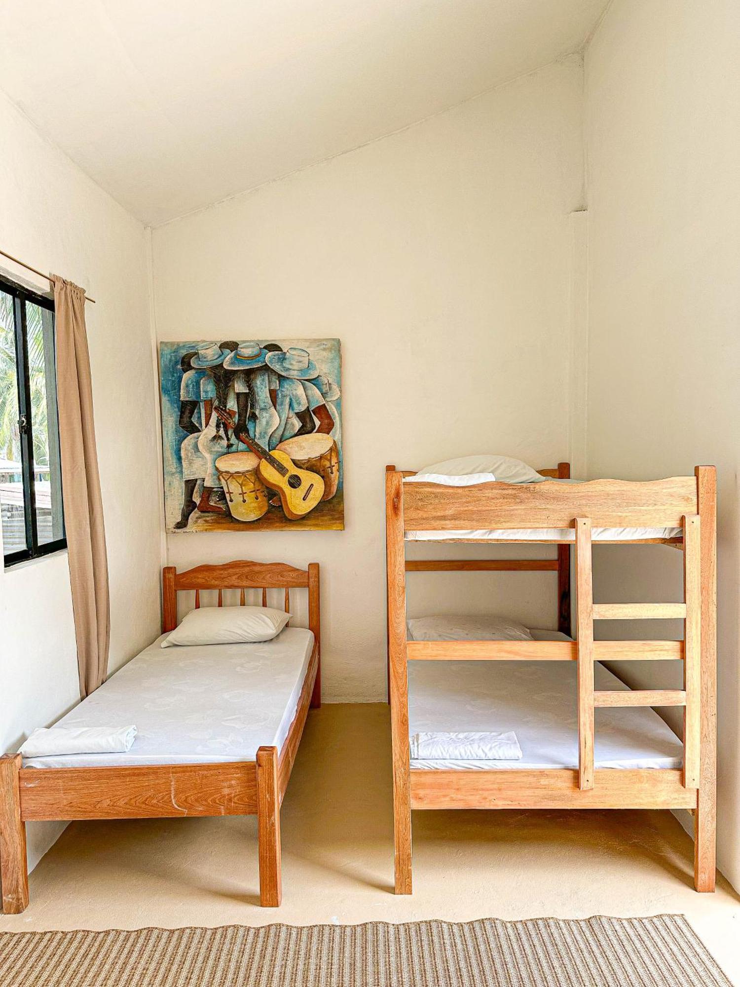 Bella'S Backpackers Hostel Caye Caulker Zimmer foto