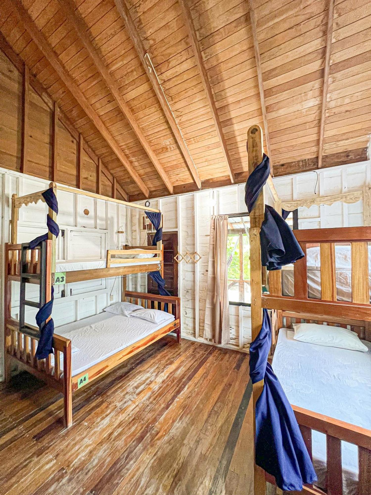 Bella'S Backpackers Hostel Caye Caulker Zimmer foto