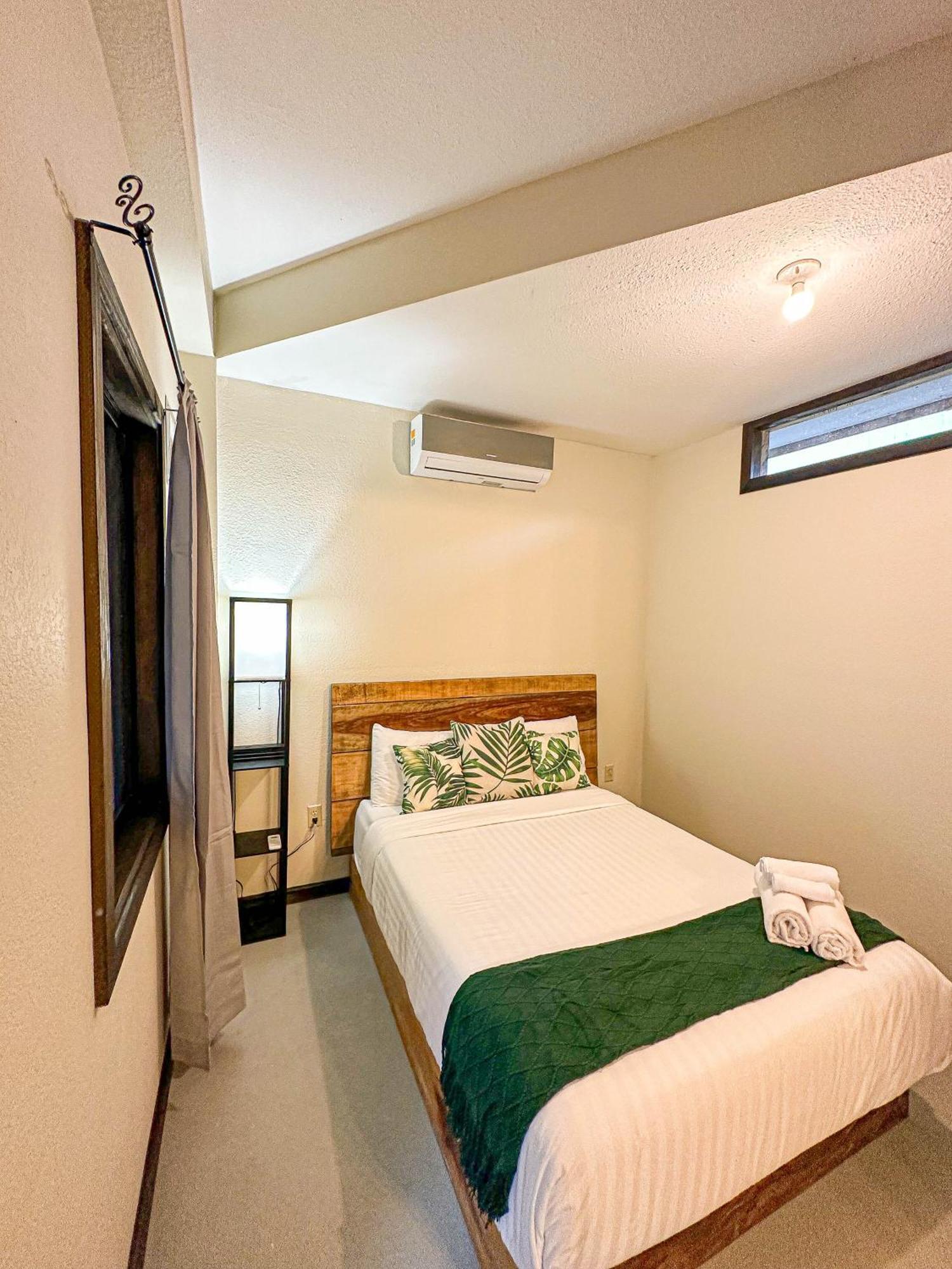 Bella'S Backpackers Hostel Caye Caulker Zimmer foto