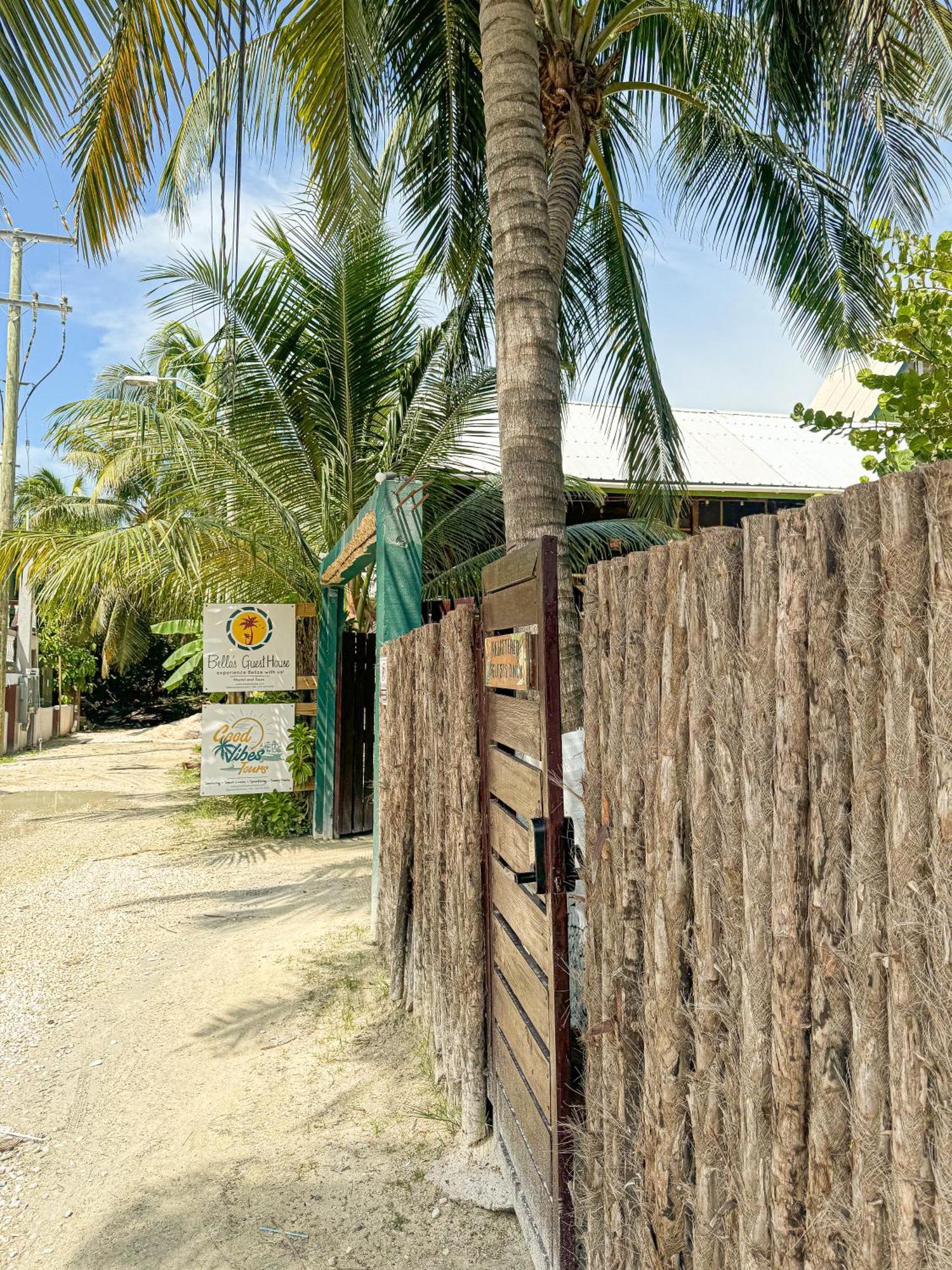 Bella'S Backpackers Hostel Caye Caulker Exterior foto