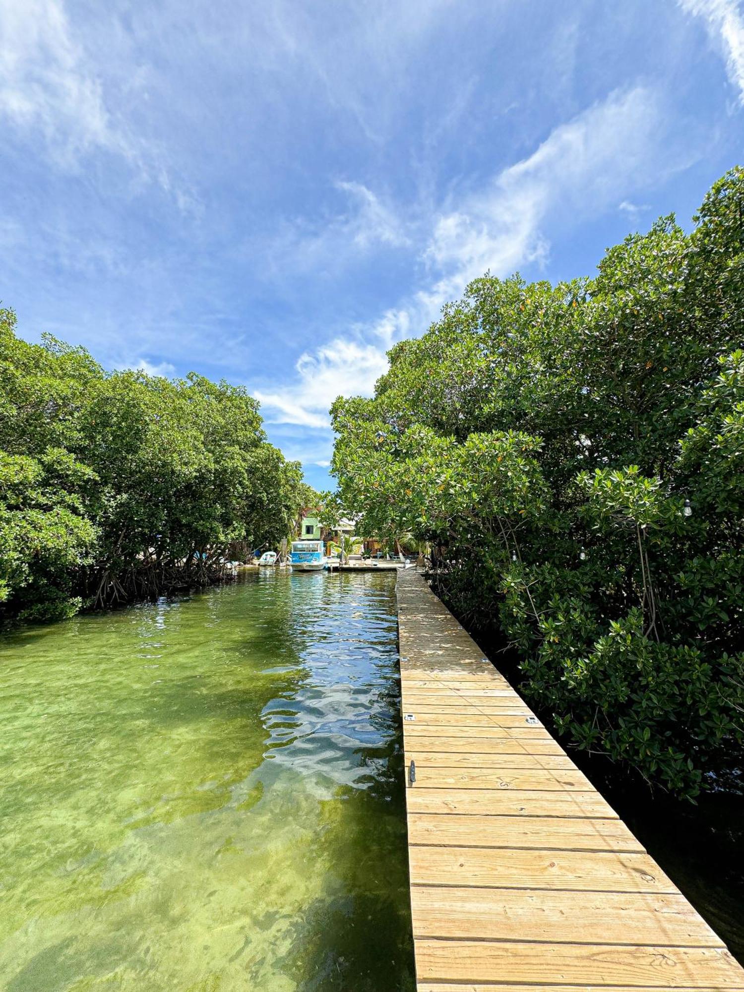 Bella'S Backpackers Hostel Caye Caulker Exterior foto